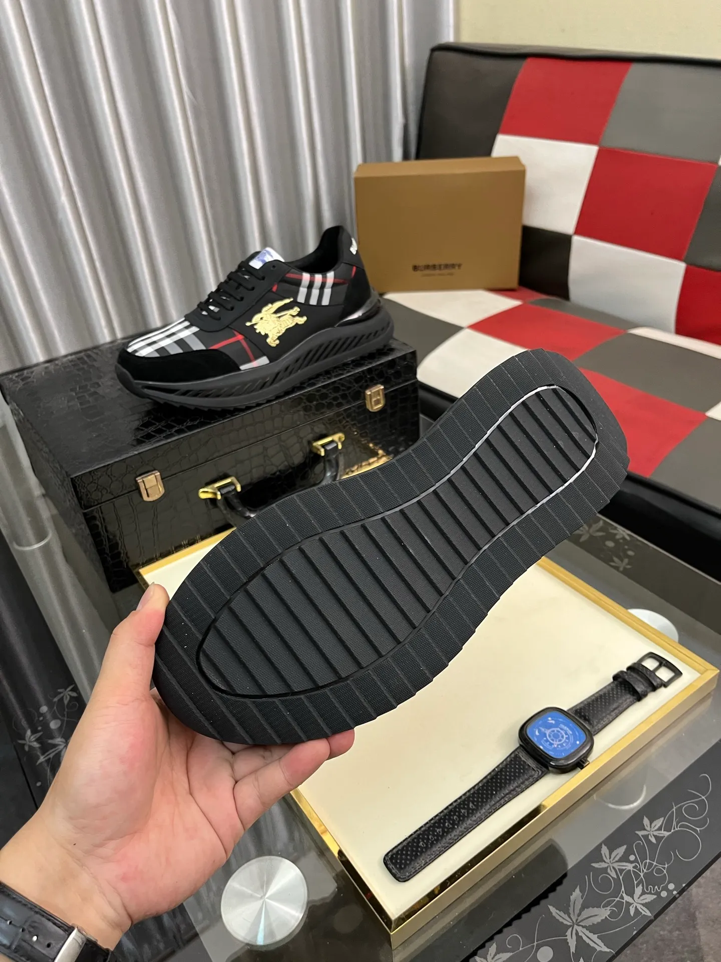 Men's shoes 💰458⌚️⌚️BURBERRY Regular size: 38-44 (casual shoes) Product materials: Selected cowhide upper, soft sheepskin lining; original outsole. 3️⃣ colors available